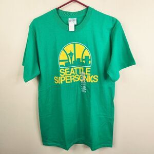 NEW Port & Company Vintage Mens Seattle Supersonics Short Sleeve Graphic Tee M